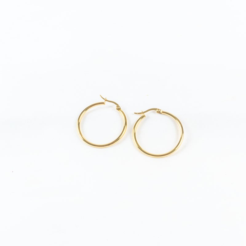 ذا بلاك بيرل اكسسوريز حلق أستانليس ستيل طارة ذهبي - Image 1