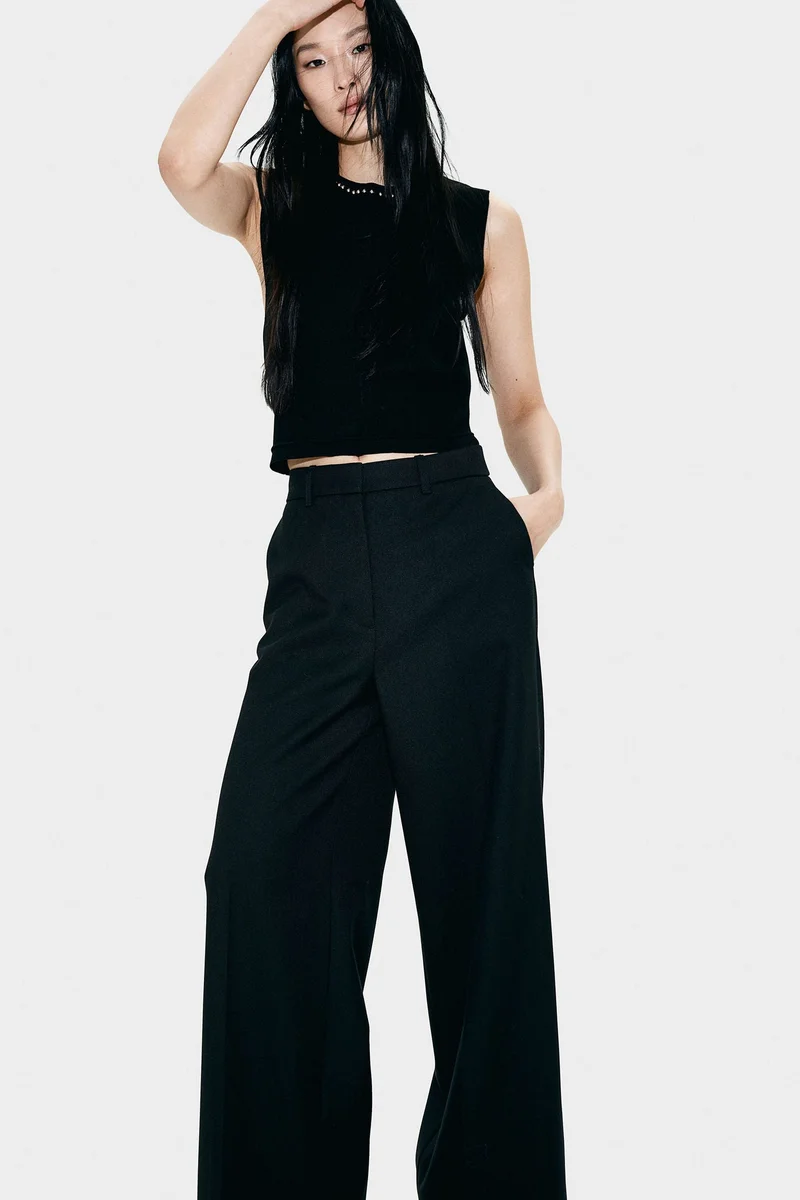 اتش اند ام بلوزة بدون أكمام مزينة بالخرز