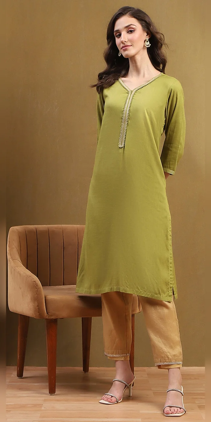 Women Green Solid Regular Fit Straight Kurta