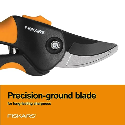 Fiskars Bypass Pruning Shears, Branch Cutter with 5/8" Cut Capacity, Garden Shears with Sharp Steel Blade, Rust Resistant, Ergonomic Pruners with Comfort Handle and Safety Lock, Gardening Hand Tools - Image 4