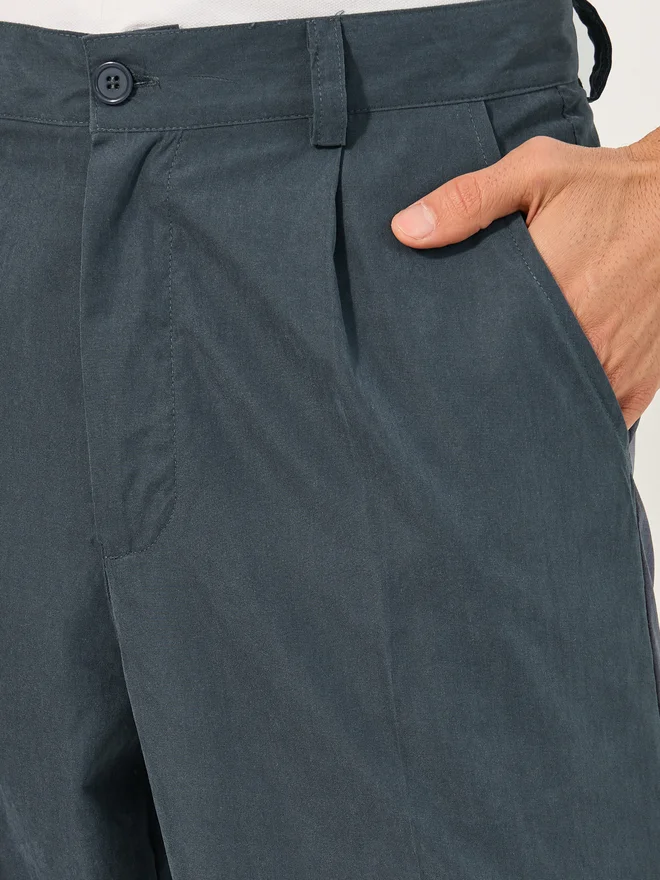 ستايلي بنطلون رجالي أزرق داكن بقصة مفصلة من Styli