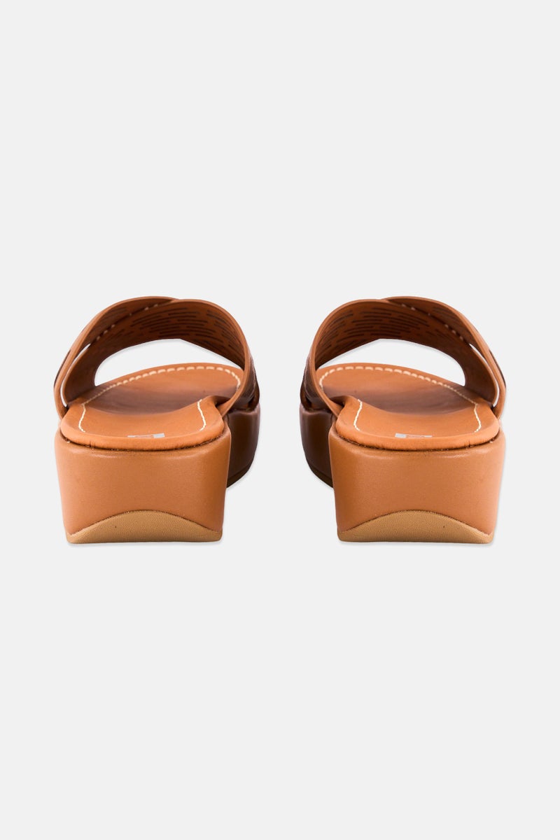 FitFlop صنادل نسائية لولو أنيقة بقص ليزر، بني - Image 3