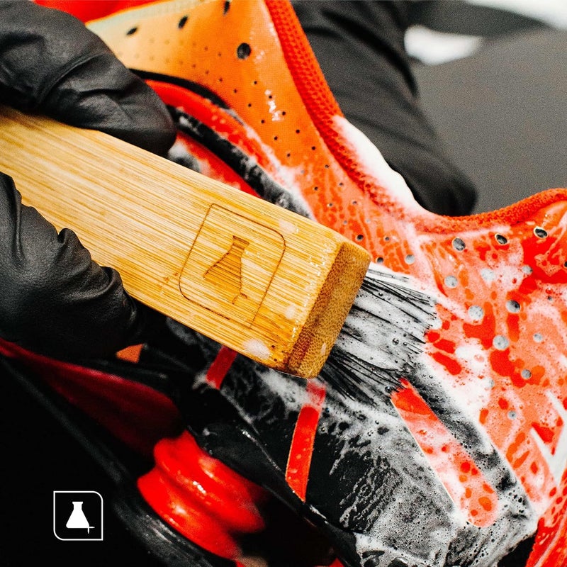 Sneaker Lab مجموعة أدوات العناية بالأحذية الرياضية | مجموعة تنظيف وحماية كاملة للأحذية | تشمل المنظف، الحامي، مزيل الروائح وفرشاة فاخرة | آمنة للاستخدام على جميع المواد | هدية مثالية لعشاق الأحذية الرياضية - Image 5