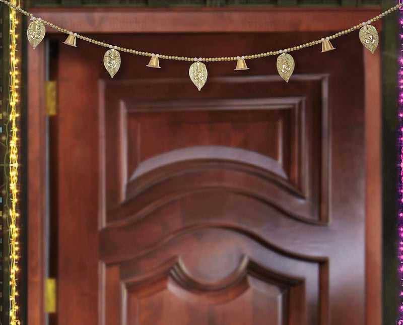 Evisha تاج باب بسيط أنيق مصمم بأجراس لؤلؤ ذهبية وأوراق غانيش للتعليق للديكورات في ديوالي 3 قدم - Image 1