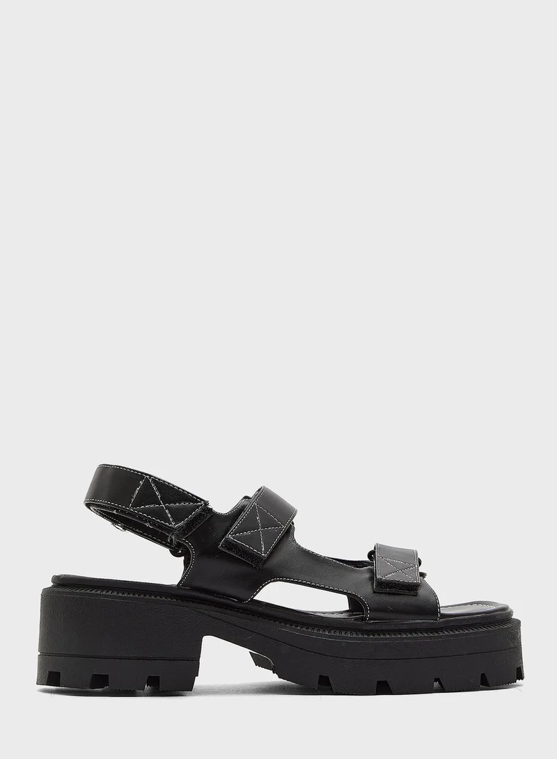 TOPSHOP Casual Low Heel Sandals