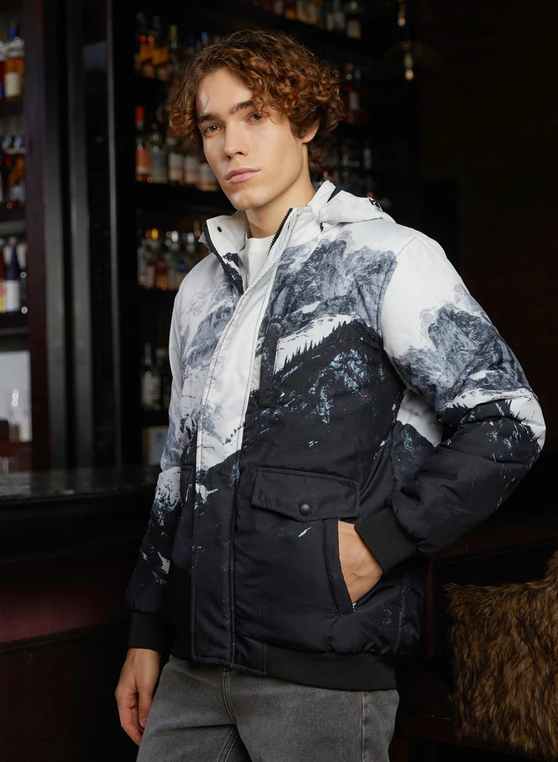 كامبوس سوترا Men's Charcoal Black & Cloud Grey Snowcaps Zip-Front Puffer Jacket