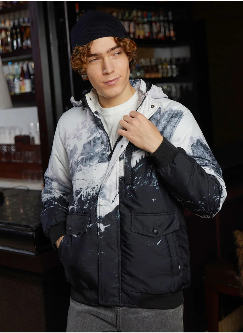Campus Sutra Men's Charcoal Black & Cloud Grey Snowcaps Zip-Front Puffer Jacket
