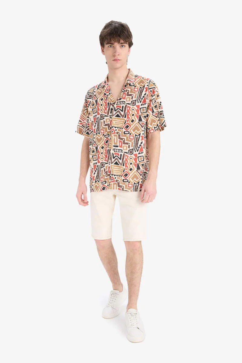 ديفاكتو Regular Fit Apache Neck Printed Short Sleeve Shirt