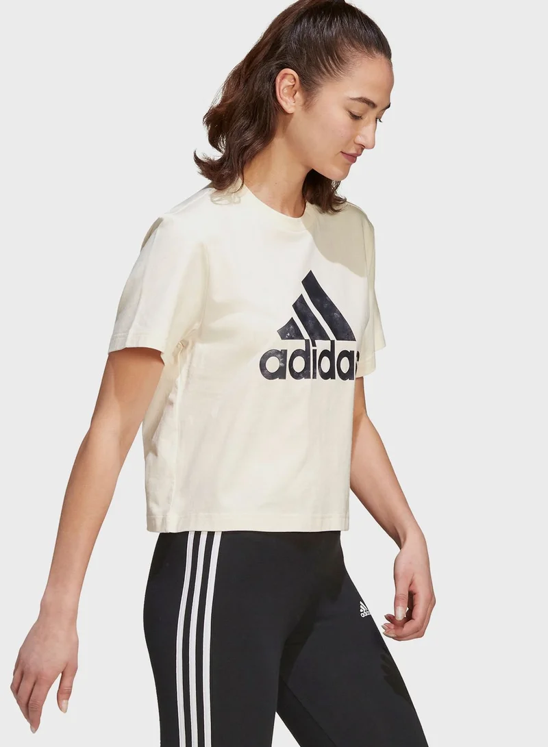adidas تيشيرت اديداس X زوي سالدانا مزين برسومات
