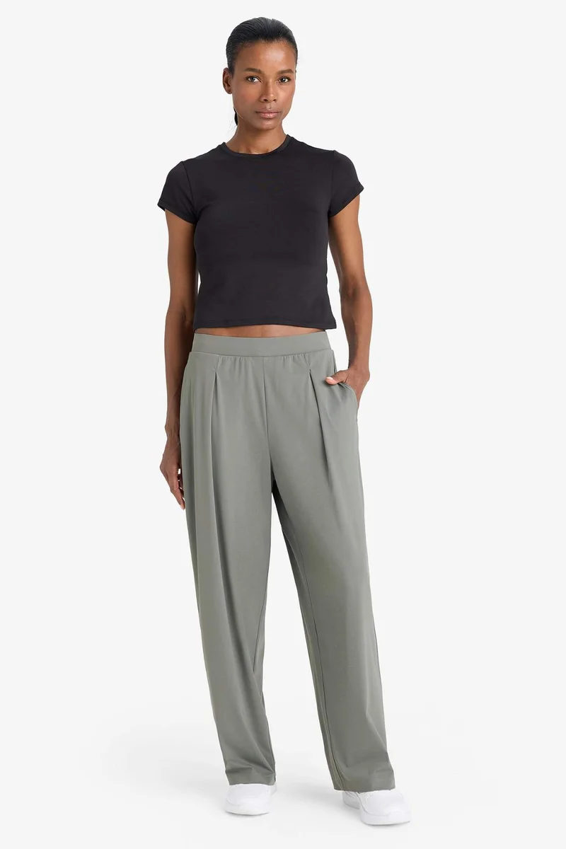 ديفاكتو Straight Fit Wide Leg Trousers