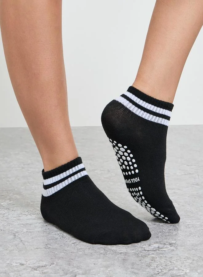 Styli Active Dual Stripe Ankle Length Silicon Pad Yoga Socks