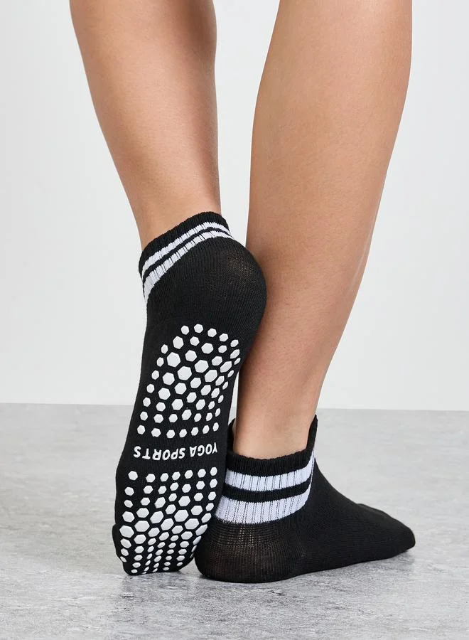 Styli Active Dual Stripe Ankle Length Silicon Pad Yoga Socks
