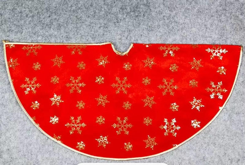 Luxury Christmas Tree Skirt, Red with Gold Snowflakes Ornaments, Traditional Tree Base for Decor, 120cm Diameter, with Pink Balls - Image 3