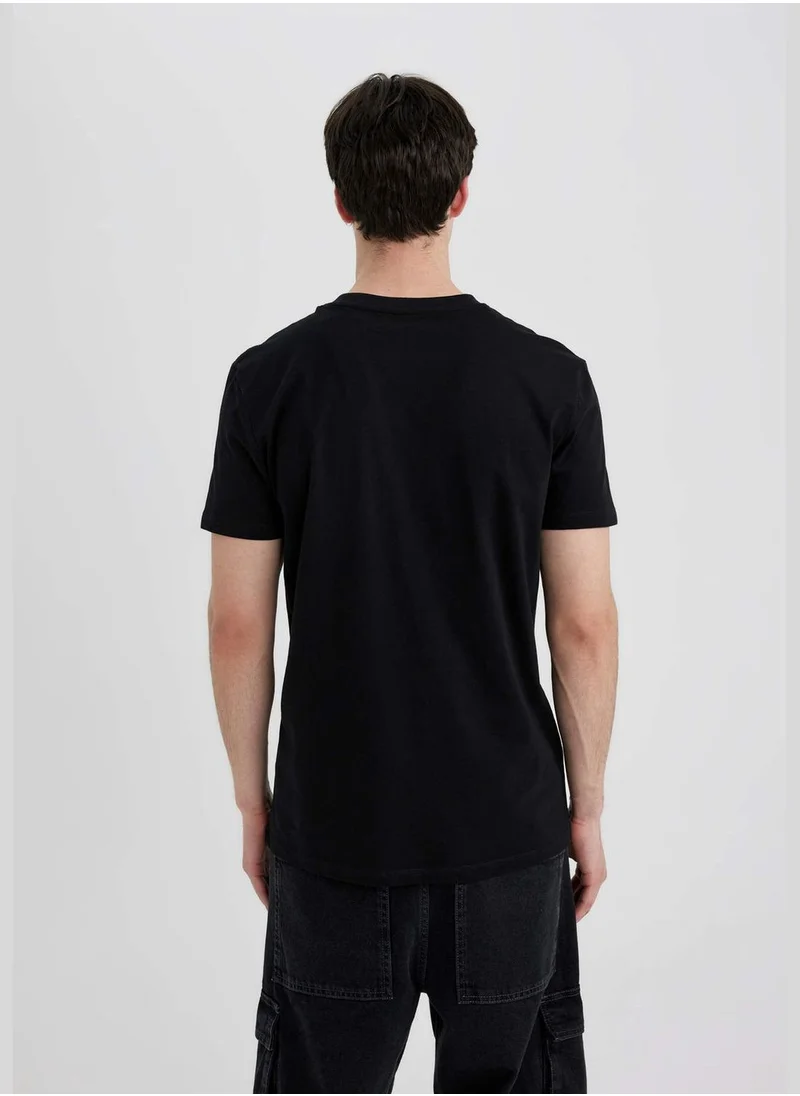 ديفاكتو Slim Fit Crew Neck Printed T-Shirt
