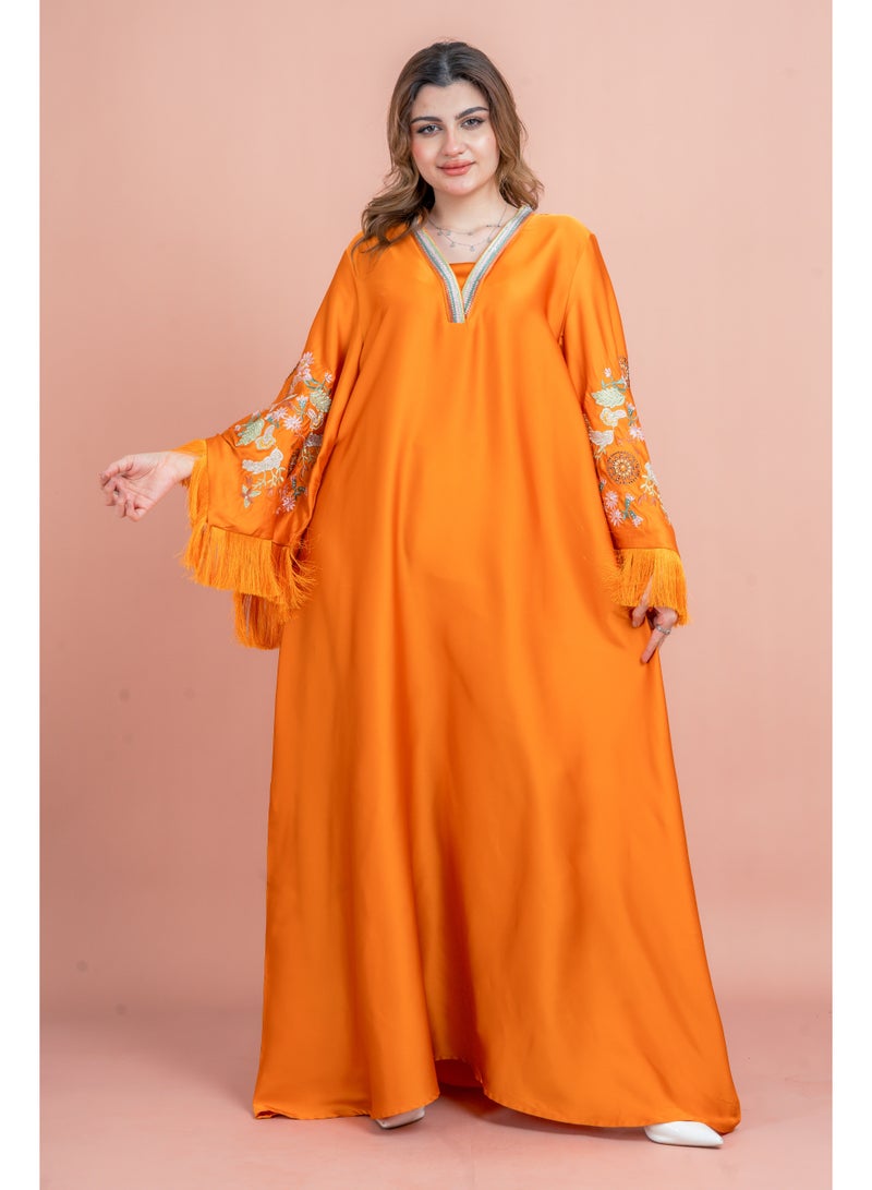 اكسا جلابية مطرزة بأكمام لامعة - Image 1