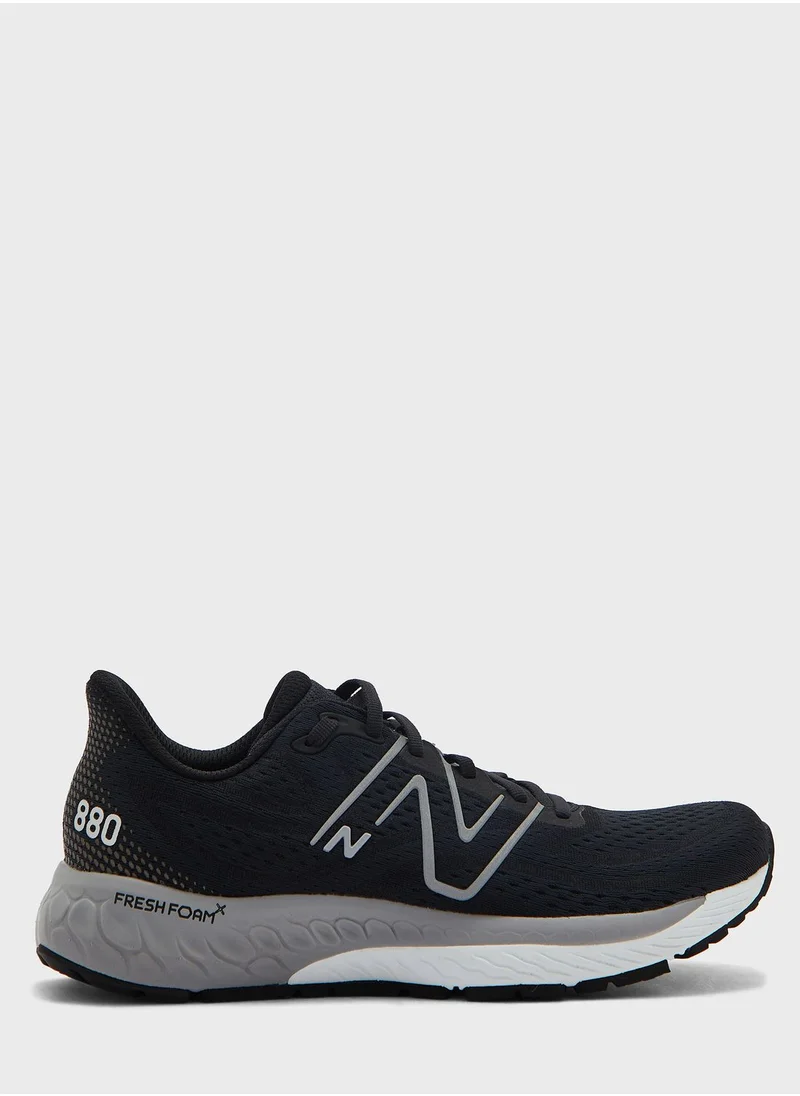 New Balance 880 low top sneaker