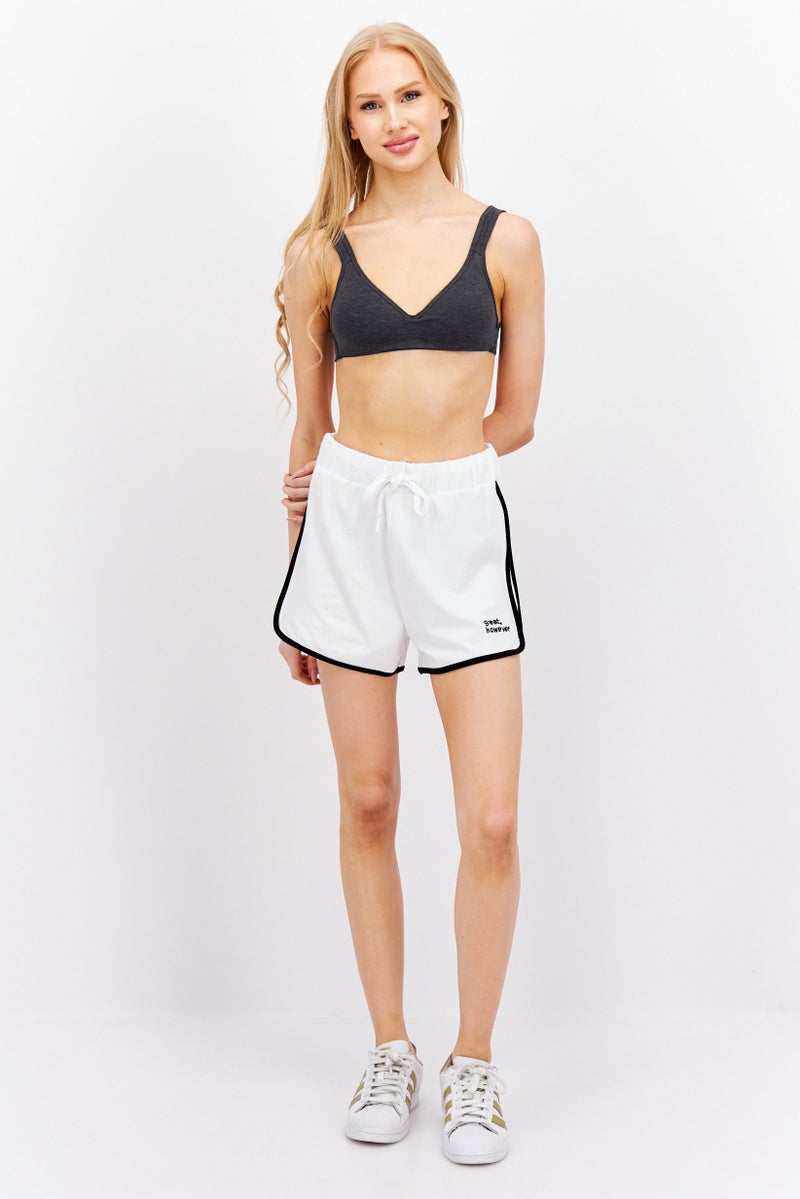 NA-KD شورتات أساسية برسومات للنساء، أبيض - Image 4