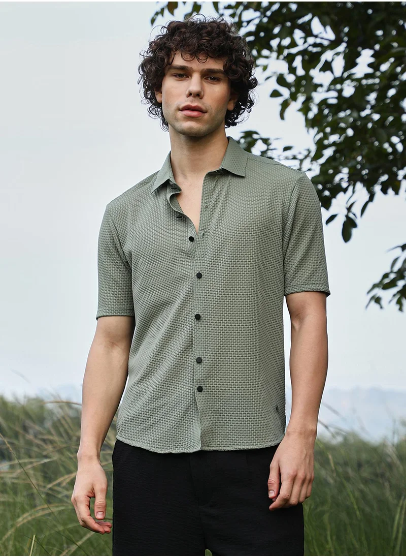 كامبوس سوترا Men's Olive Green Warp-Tactile Shirt