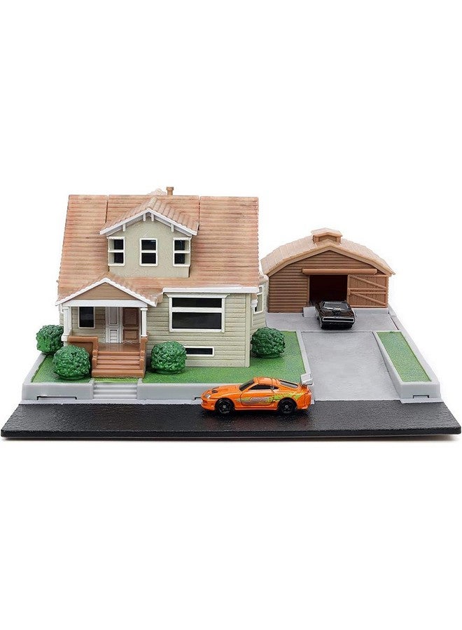 Jada Toys لعبة Fast &amp; Furious Nano Hollywood Rides Dom Toretto'S House Display Diorama مع سيارتين مصبوبتين مقاس 1.65 بوصة للأطفال والكبار (33668) - Image 3