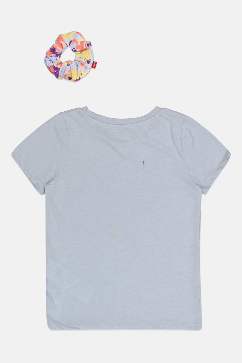 Levi's طقم تي شيرت مطبوع للأطفال البنات 2 قطعة مع رباط الشعر، متعدد الألوان - Image 2