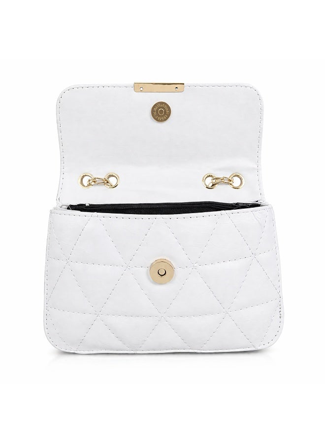 Women's padded shoulder bag with a stylish crossbody design – luxurious leather with a gold chain and metal clasp - Image 3