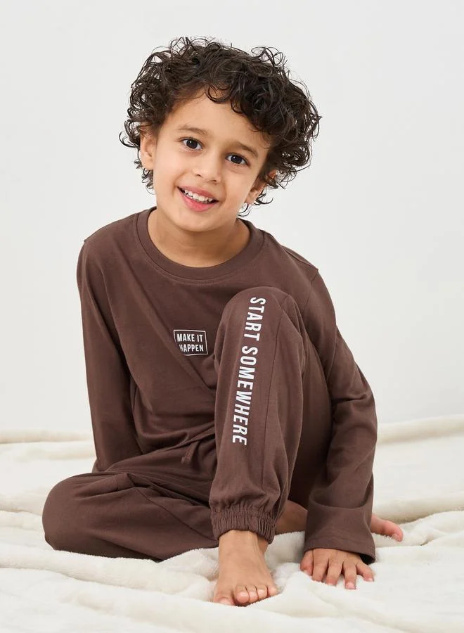 ستايلي Styli Boys Slogan Print Long Sleeve T-Shirt and Pyjama Set
