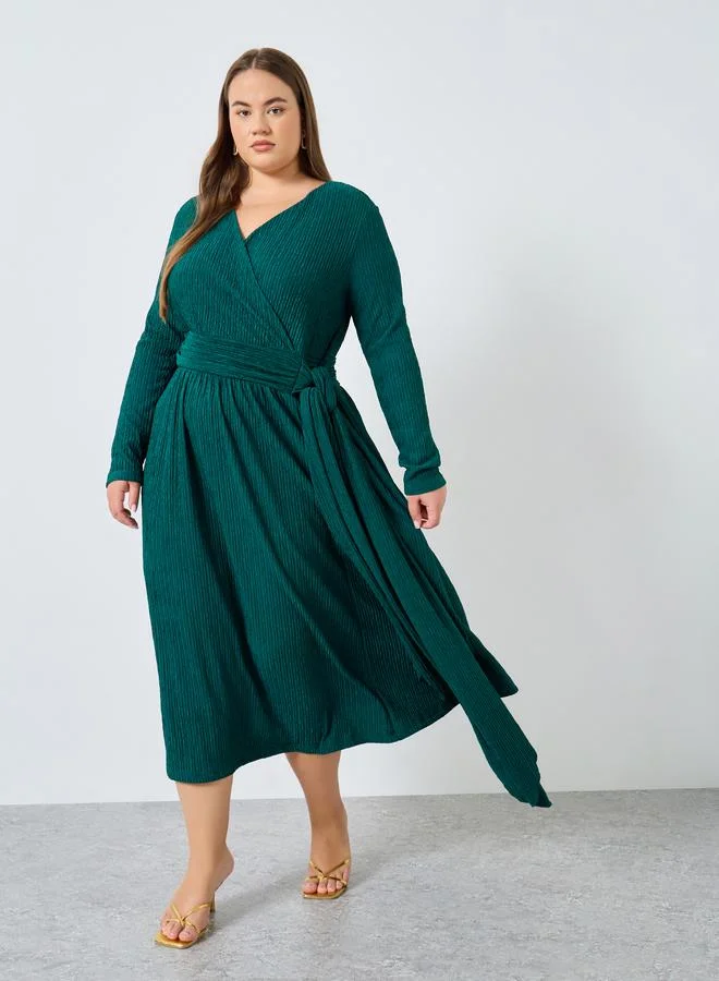 Styli Styli Plus Size Textured Wrap Midi Dress