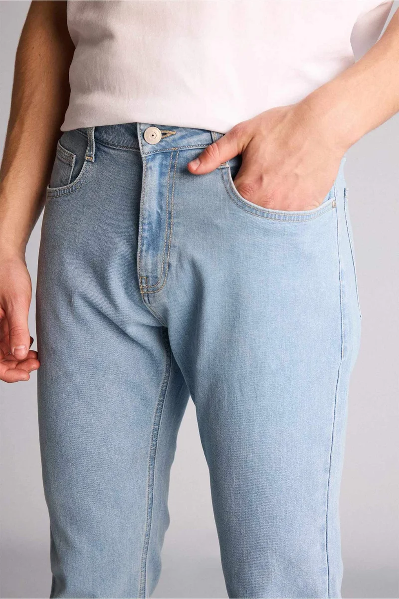 Defacto  Sergio Regular Fit Normal Waist Jeans for Men | Best Price UAE