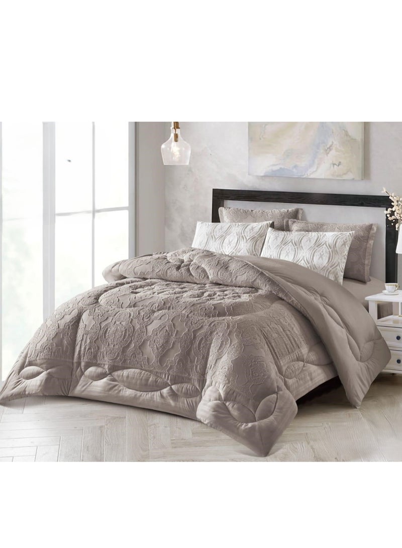 AKD Double bed sheet set with a luxurious pattern, made of microfiber, 6 pieces, old size: 1- Duvet 260*240cm, 1- Fitted sheet 200*200*30cm, 2- Decorative pillowcases 75*50*5cm, 2- Pillowcases 75*50cm. - Image 1