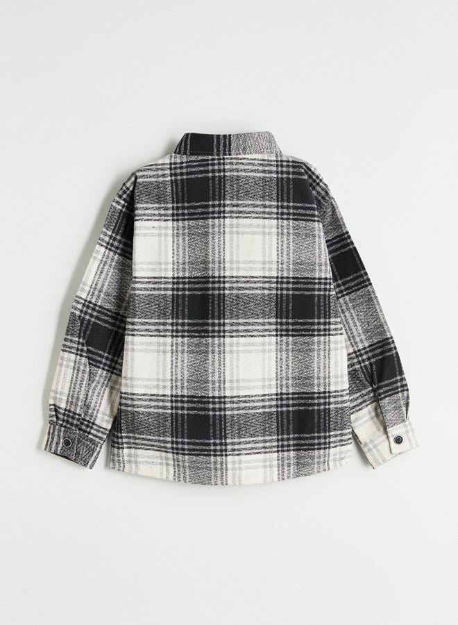 ال سي وايكيكي جاكيت قميص أولادي واسع بنقشة كارو - Image 3