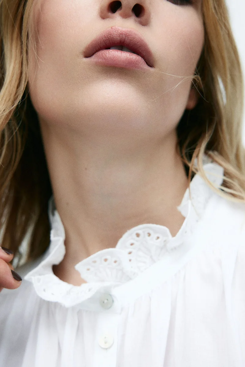 H&M Broderie anglaise-detail blouse