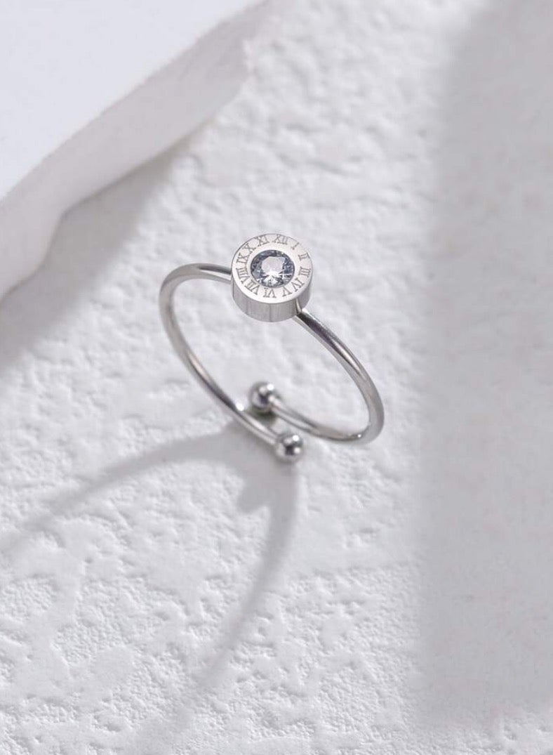 إيكوال خاتم نسائي من الاستانلس ستيل باللون الفضي انيق وعصري بمقاس موحد - Image 2