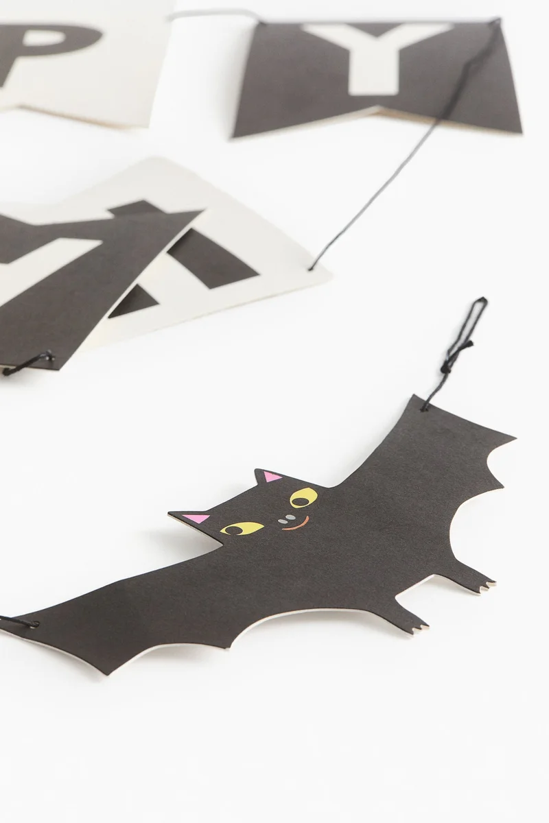 H&M Halloween garland