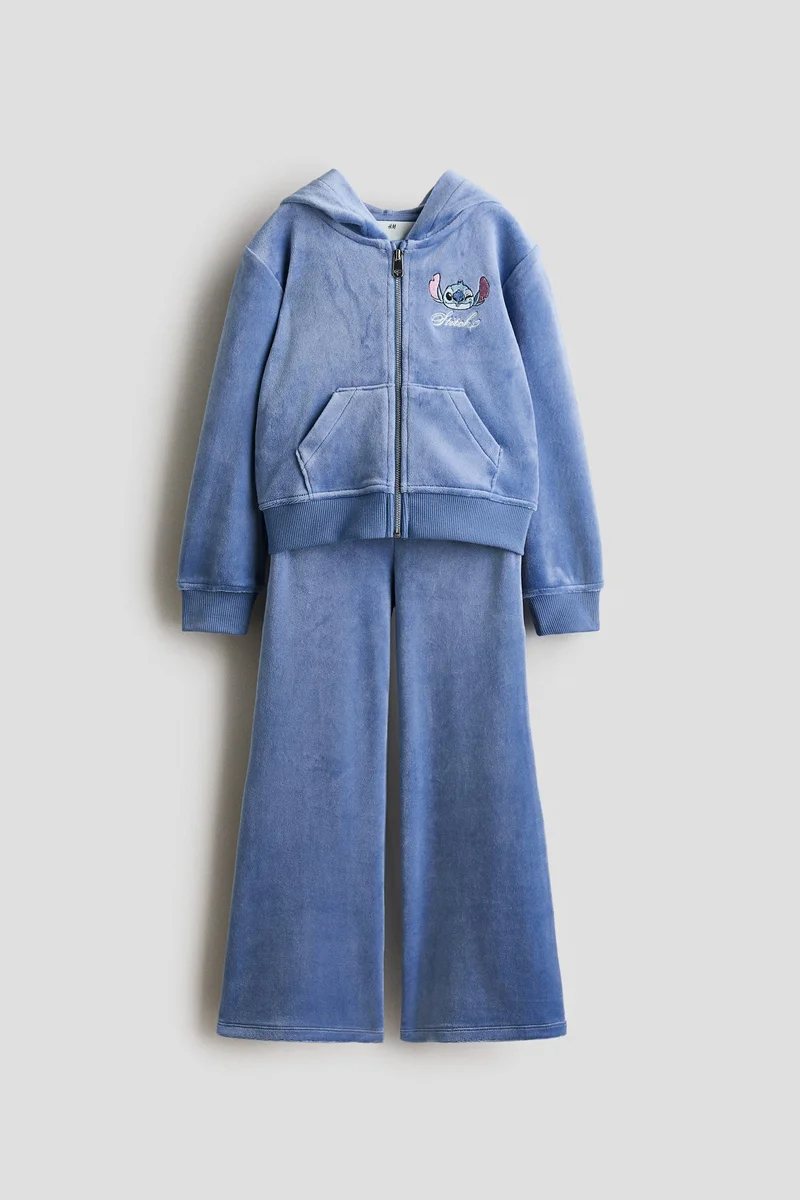 اتش اند ام طقم من قطعتين من القطيفة مع تفاصيل مطرزة