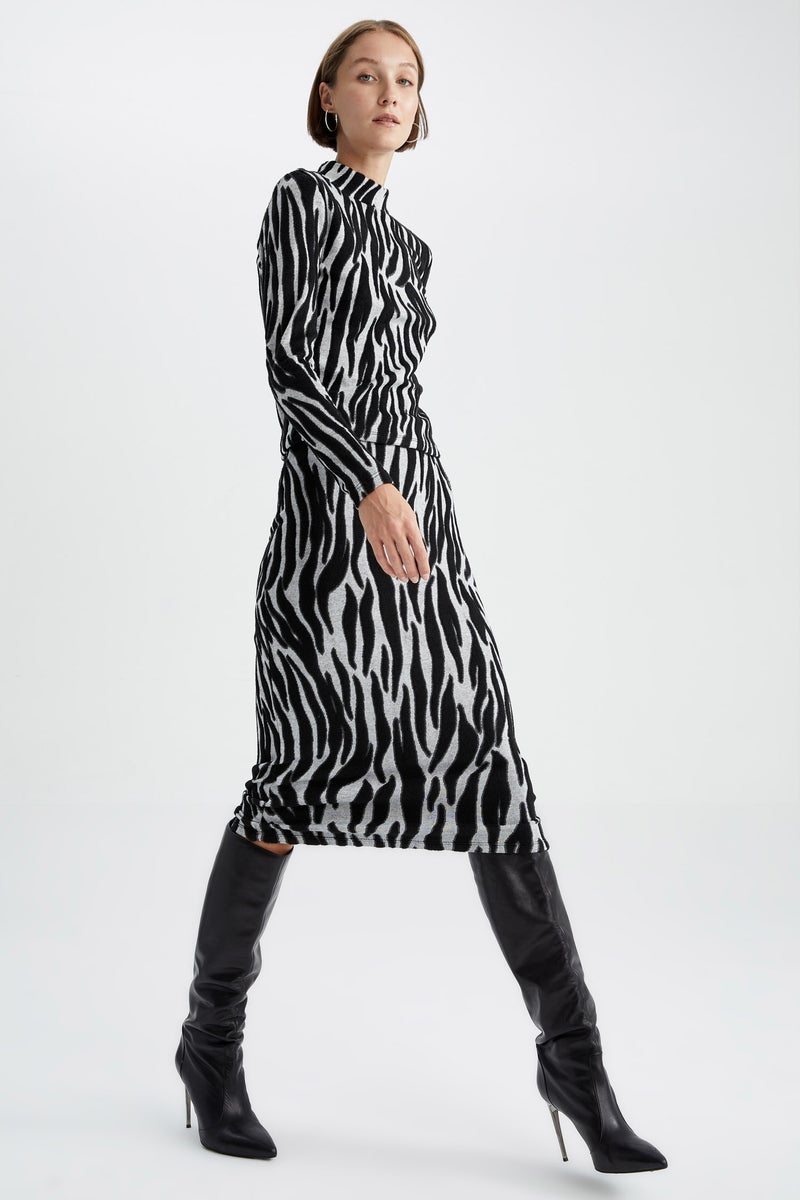 DeFacto Woman Zebra Patterned Regular Waist Midi Skirt  - Image 4