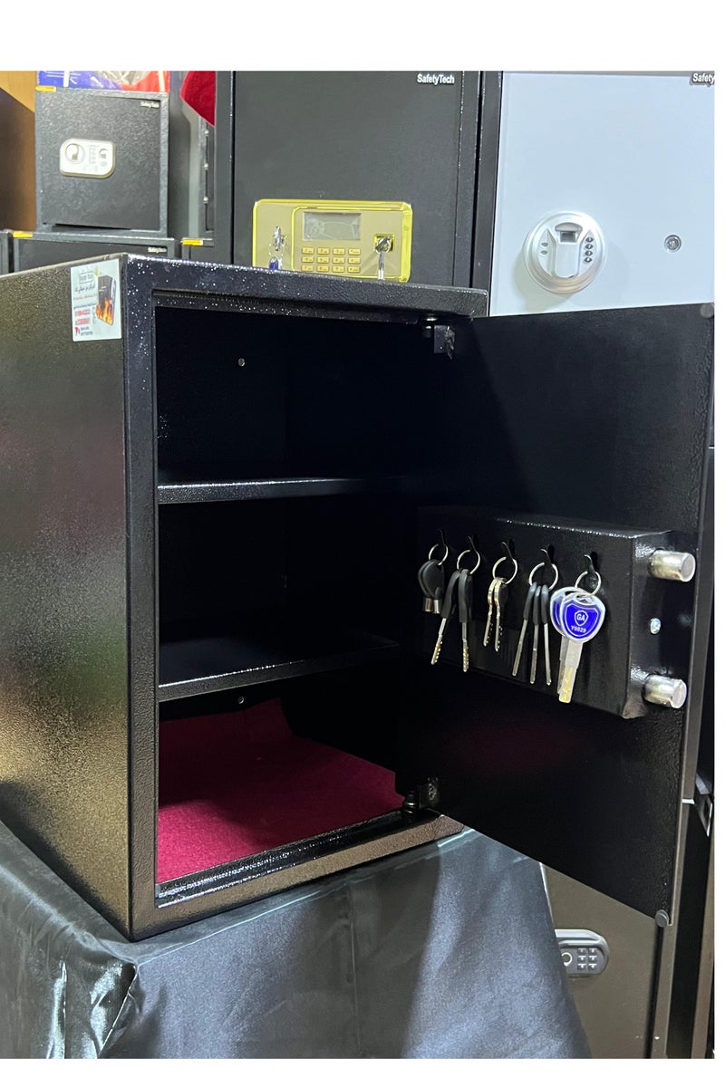 سيفتي تيك خزنة الكترونية تعمل بالارقام السرية 2 رف و3 مساحات للتخزين ، 5 ستاند للميداليات والاشياء الصغيرة ... مقاس 50 * 35 * 31 من الماركة العالمية Safety Tech - Image 5