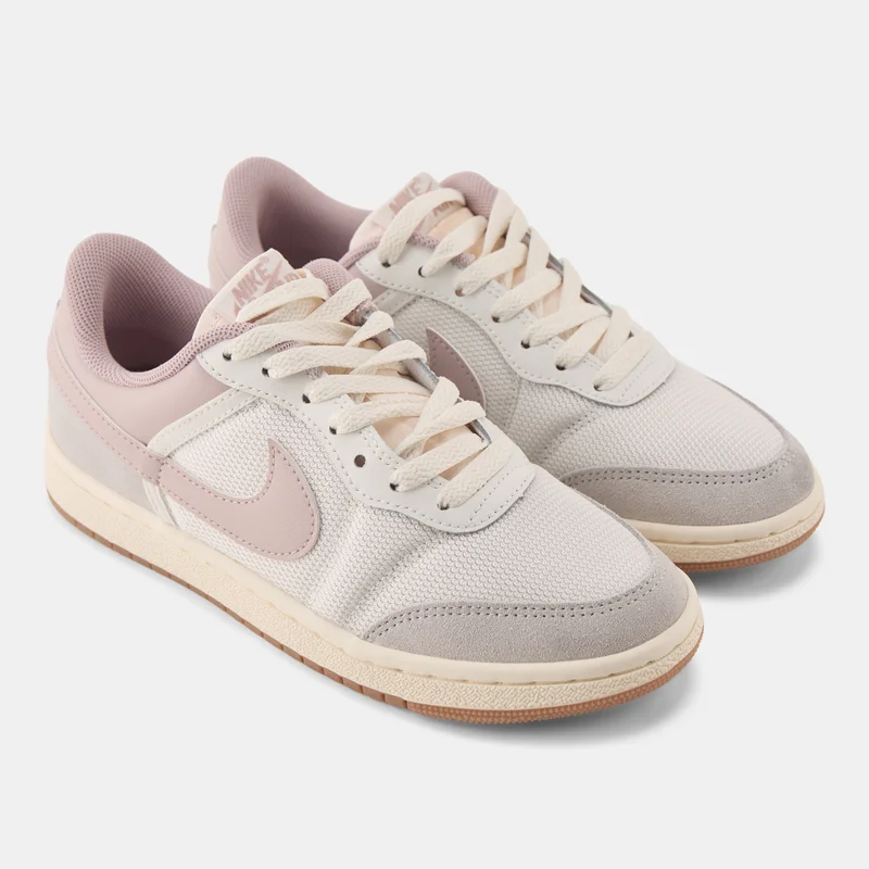 جوردن حذاء نسائي اير جوردن سكايلاين لو