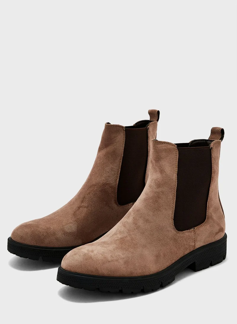 Seventy Five Chelsea Boots