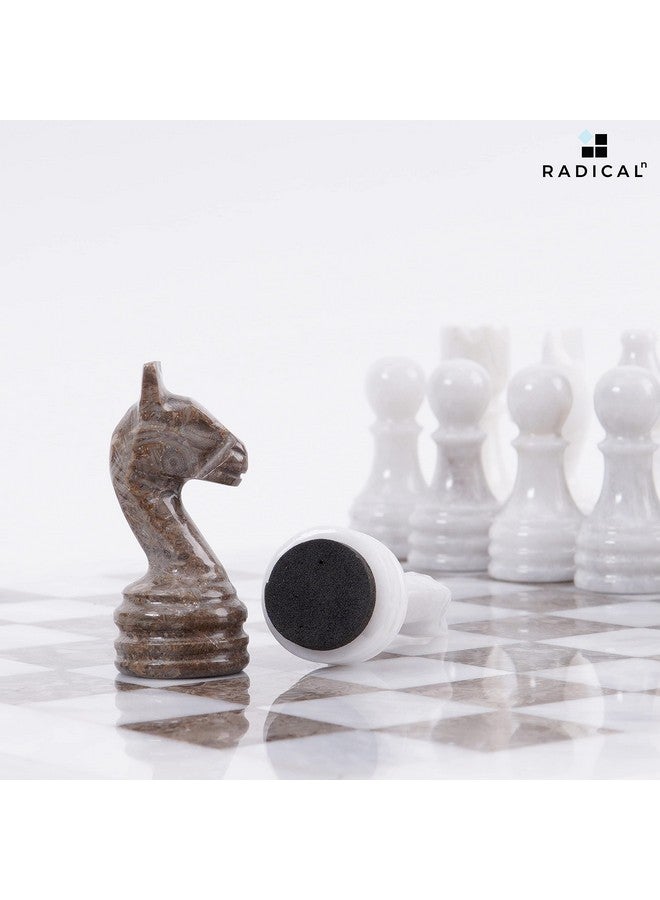 RADICALn طقم شطرنج راديكالن من الرخام 12 بوصة أبيض ورمادي محلي الصنع - لعبة لوحية للشطرنج للبالغين - ألعاب للاعبين 2 للبالغين - 1 لوحة شطرنج و 32 قطعة شطرنج - لعبة شطرنج - Image 4