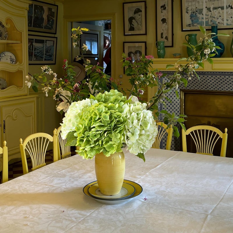 YalzoneMet Hydrangea Artificial Flower Natural Lifelike Real 21 inch Latex Long Stem 2 Light Green+2 Dark Green Hydrangea Flower Bouquets for Home Party Outdoor Wedding Table Centerpiec Decor - Image 4