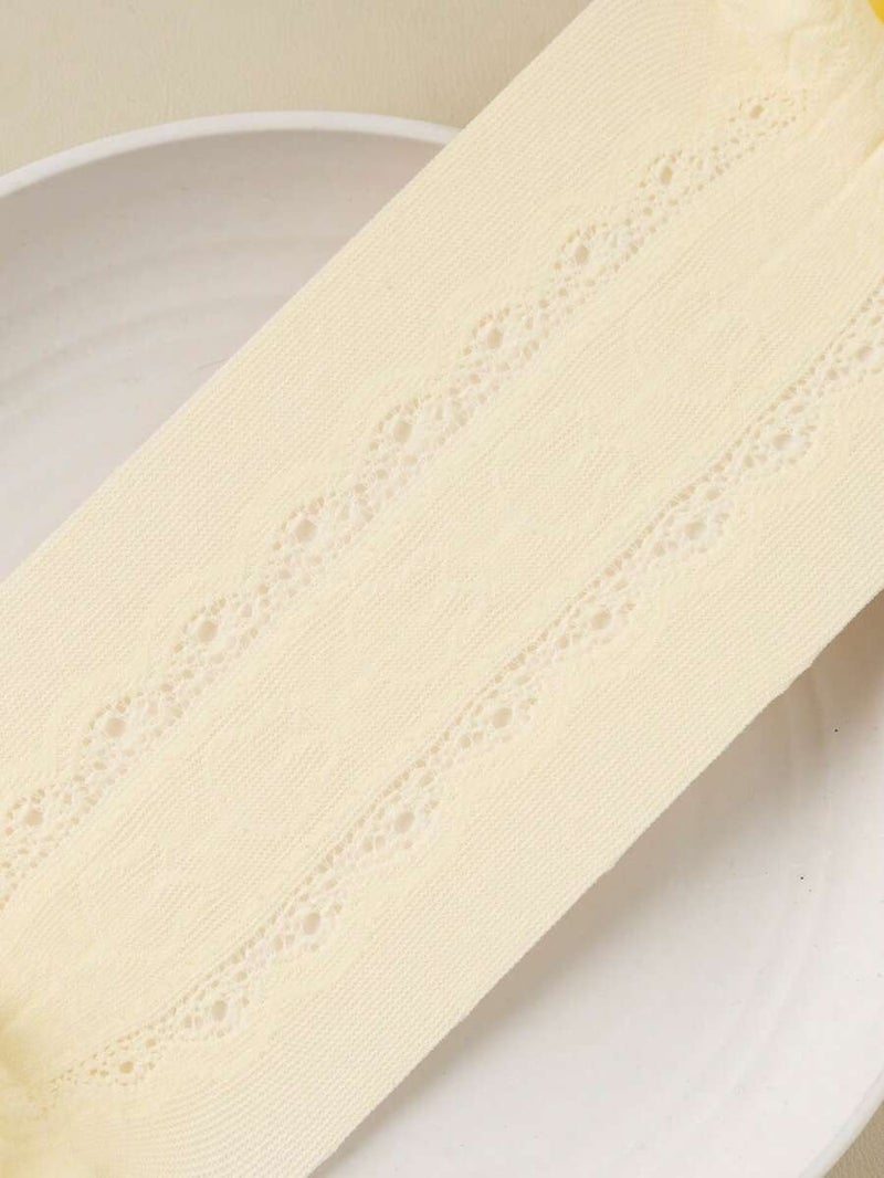 جوارب طويلة دانتيل للبنات مع فيونكات – كولون قطني أنيق وناعم – جوارب أطفال مريحة وقابلة للتنفس بتصميم أميري كلاسيكي - 6-12 اشهر - Image 3