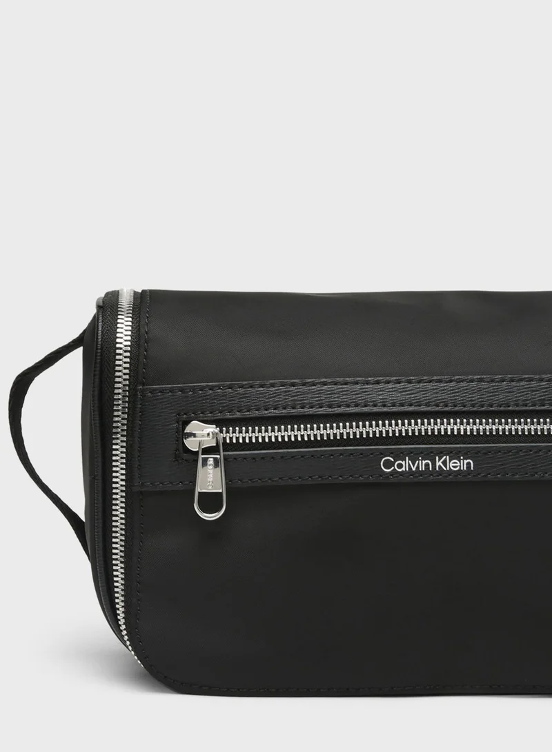 CALVIN KLEIN Classic Repreve Washbag