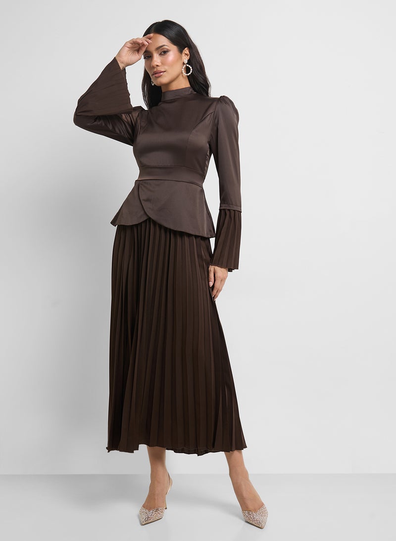 خزانة فستان ميدي بكسرات وكسرات بيبلوم - Image 1