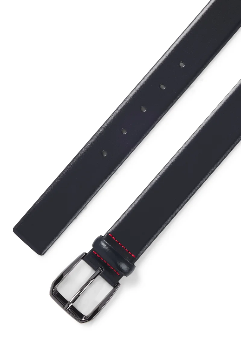 هوجو حزام جلد إيطالي بإبزيم يحمل العلامة التجارية