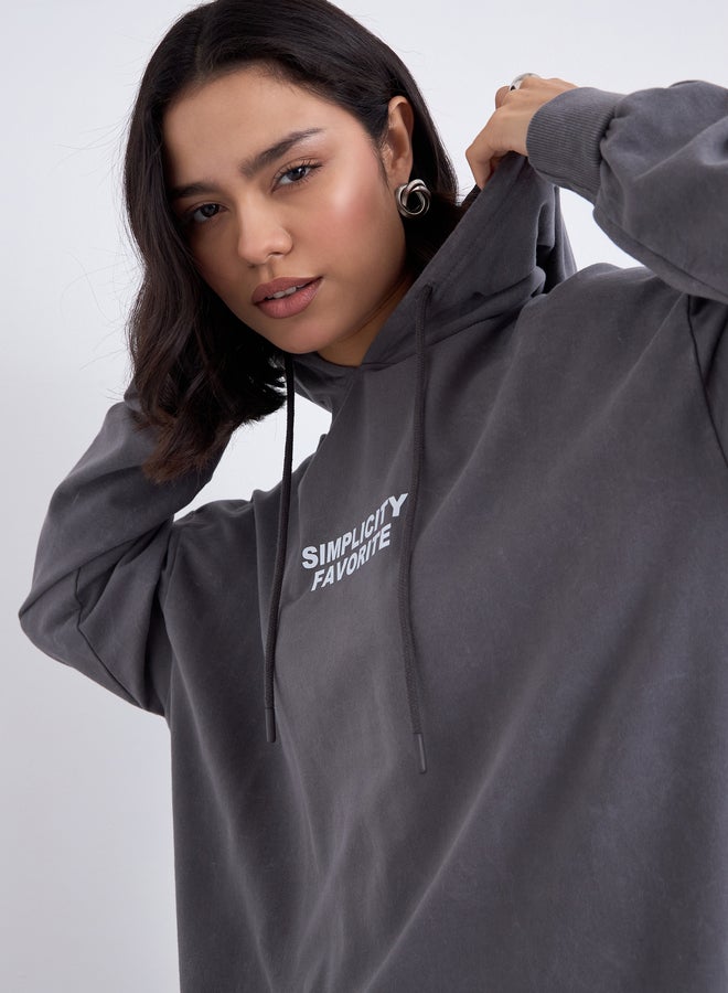 ستايلي هودي واسع بطبعة شعار ستایلی بالفحم - Image 4