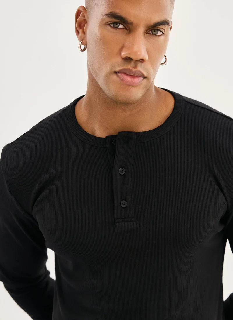 رولو Men's Ribbed Henley - Black