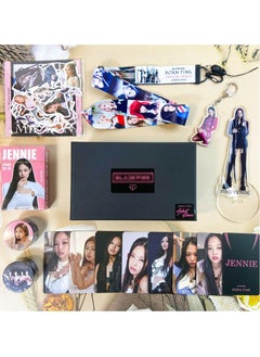 بلاك بينك عنوان الرابط باللغة العربية هو "مجموعة Blackpink JENNIE Box مع بطاقات Lomo، حامل أكريليك، شريط حساب يدوي، حبل تعليق، ملصقات، بطاقة صور".  - Image 2