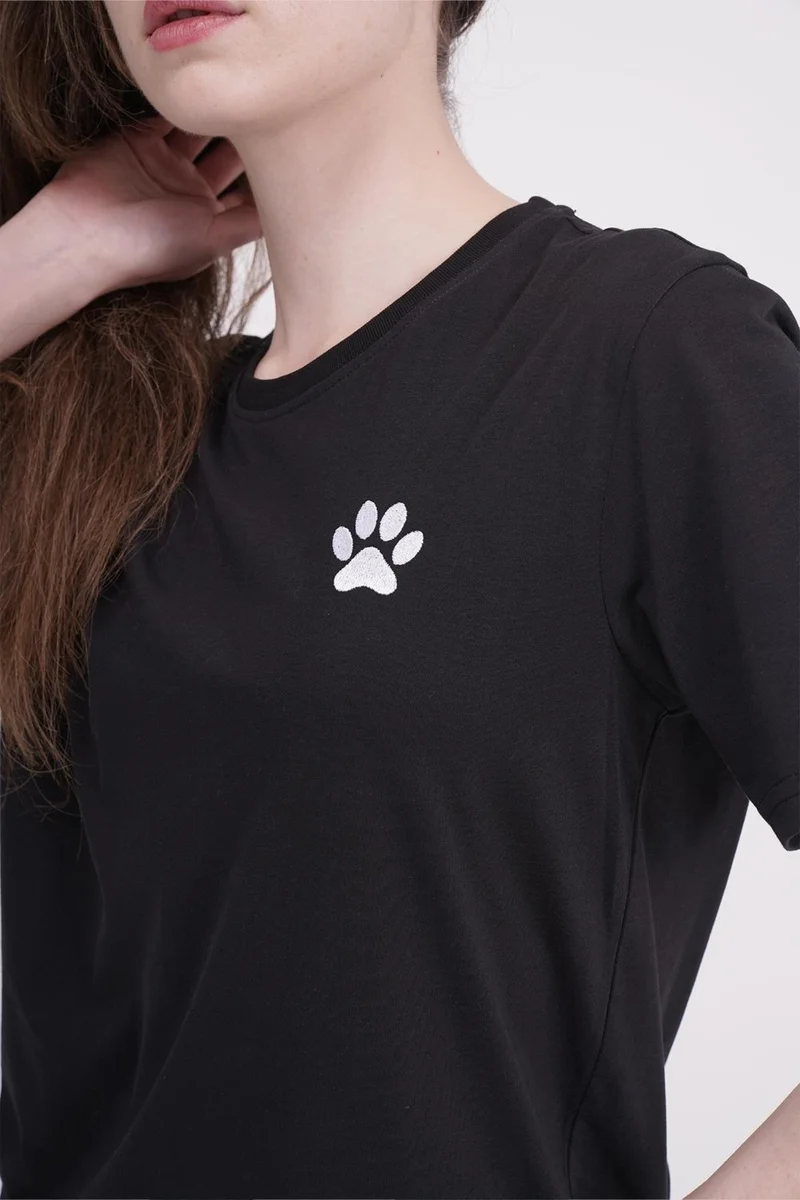 ذا سوكس كومباني Pati Embroidered Crew Neck Black Unisex T-Shirt