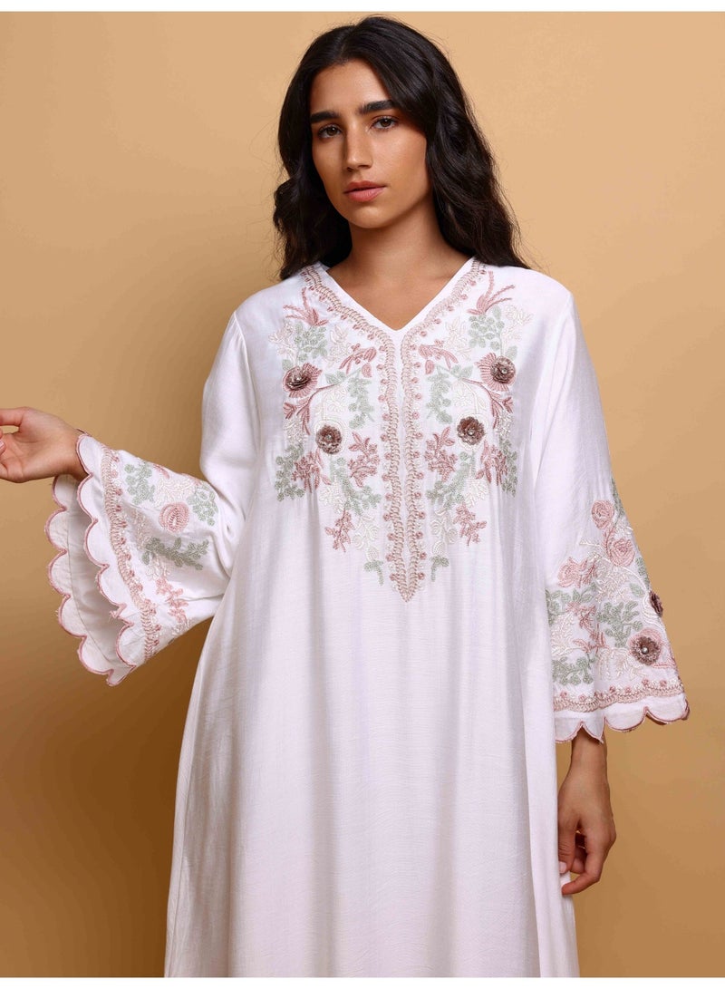 اكسا جلابية عصرية مطرزة IK4013 أبيض - Image 3