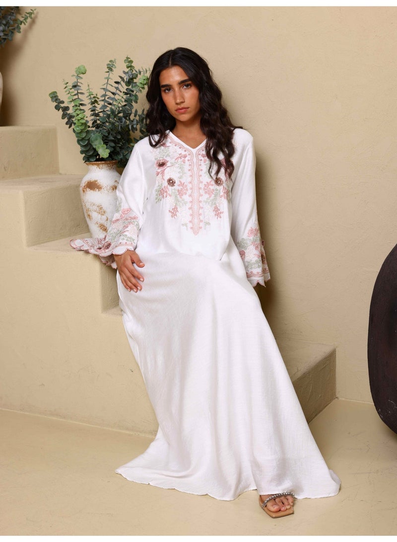 اكسا جلابية عصرية مطرزة IK4013 أبيض - Image 4